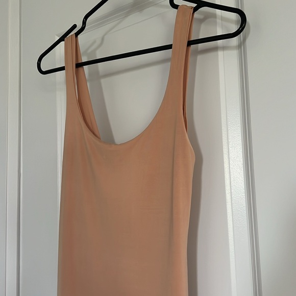 Revamped nude dress - Picture 4 of 7